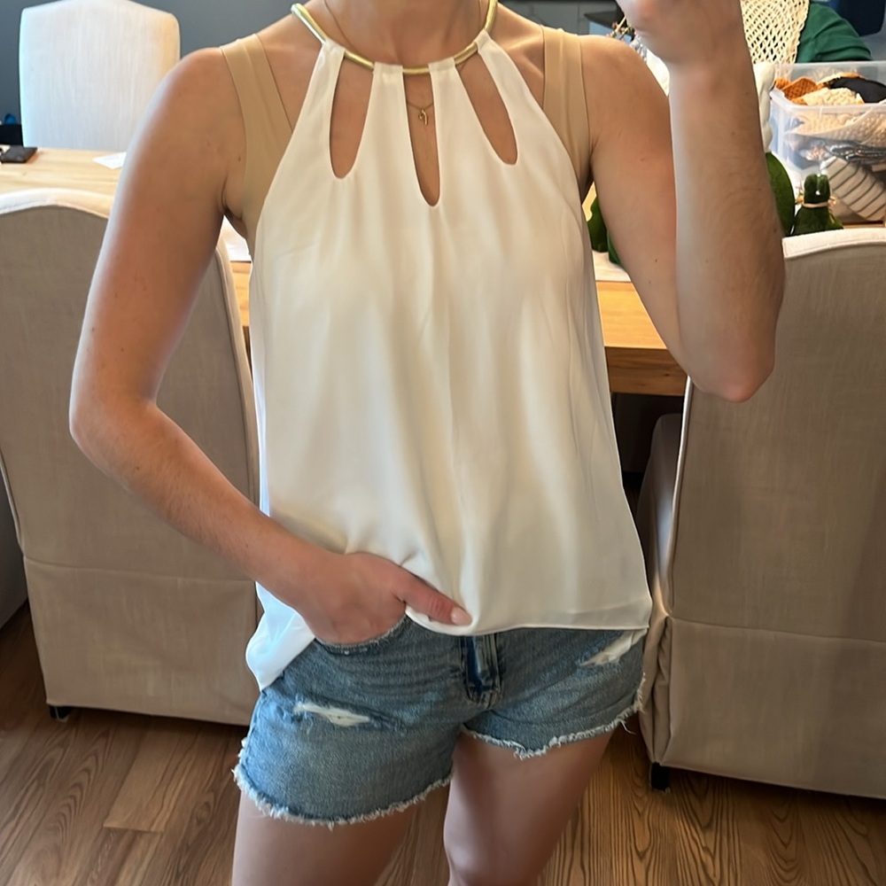 BCBGMaxAzria White Asymmetrical Sleeveless Blouse